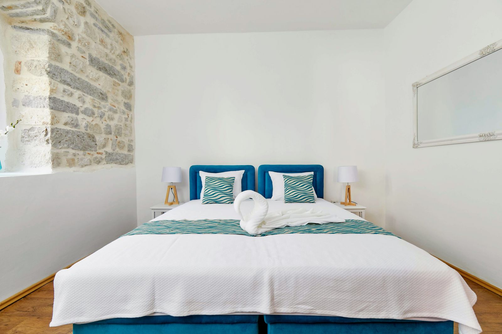 Kotor, Montenegro, 20czarnogóra.stare.miasto.restauracje.pub.plaża.widok.na.morze.słońce.wakacje.apartament.hotel.wycieczka.góry.relaks.najlepszy