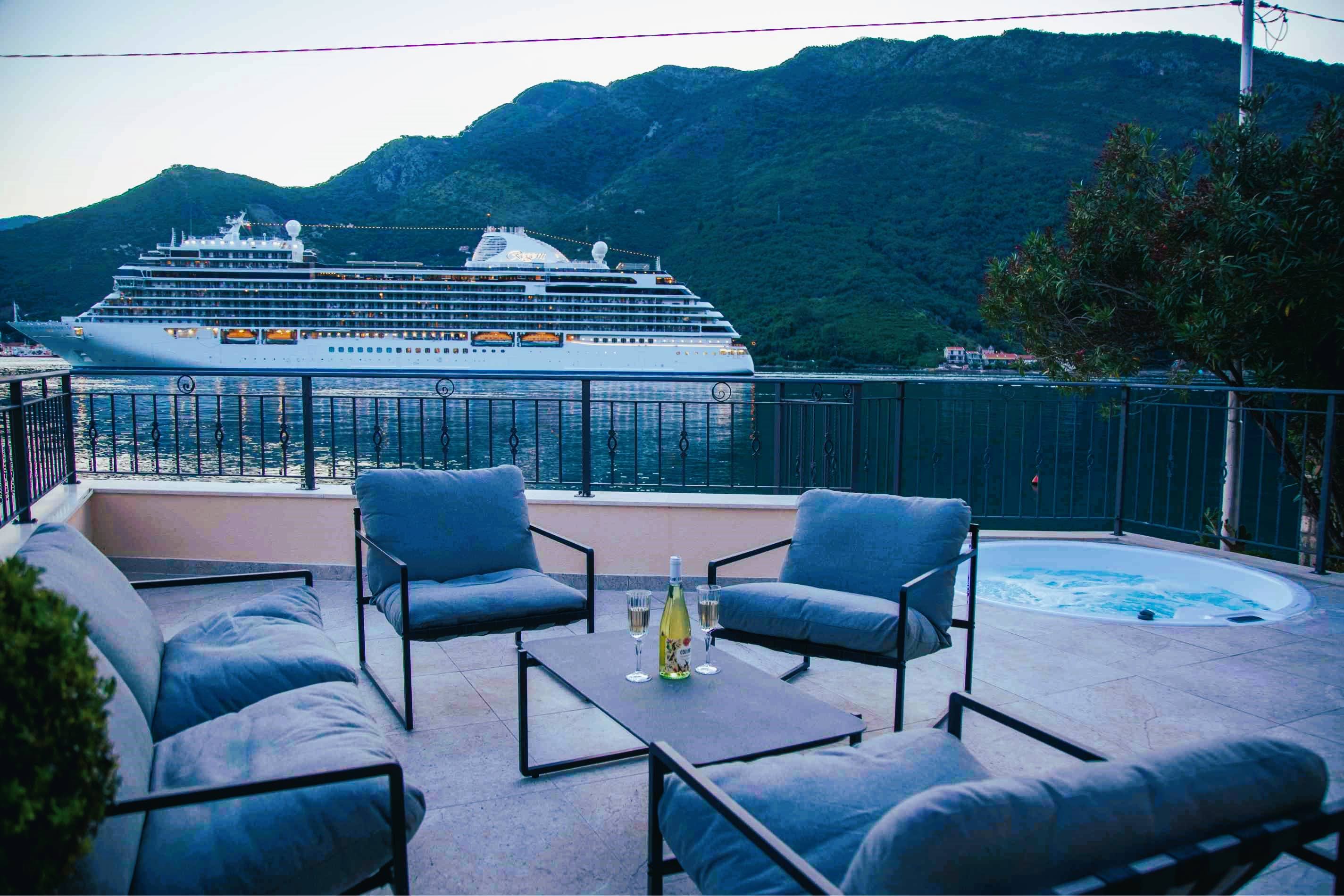 Villa Riviera 1 Bedroom with Jacuzzi